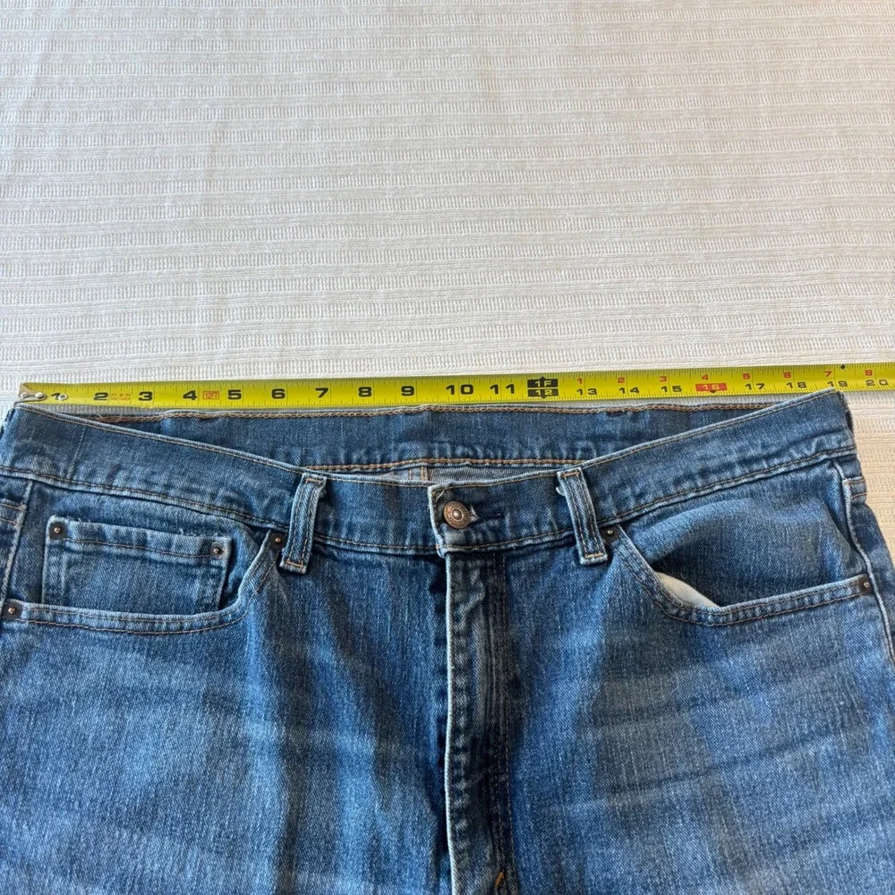 Levis 505 Regular Fit Jeans Mens 38x32 Medium Wash Blue Straight Leg Denim